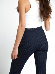 blake lively pantalón udoit colección 2023