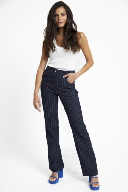 blake lively pantalón udoit colección 2023