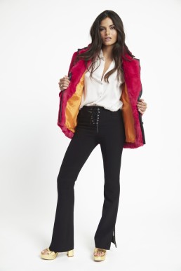 hally berry abrigo udoit colección 2023