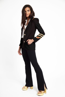 la doña blazer negra udoit colección 2023